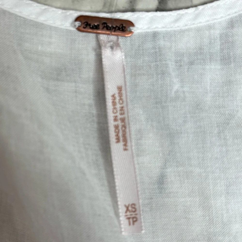 Free People size XS Linen Blend Flowy oversized white top shirt tunic boho beach - Picture 7 of 7